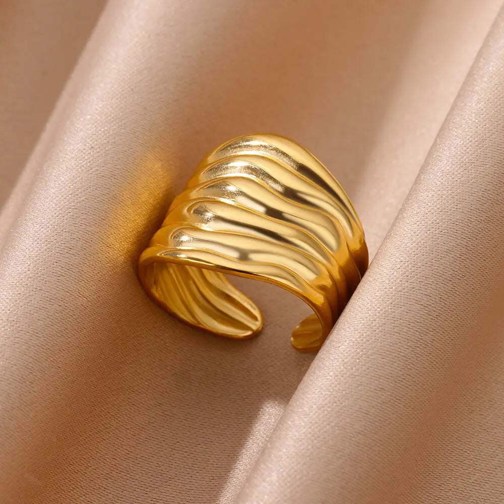 Irregular Geometric Chunky Ring – Bold & Modern Design