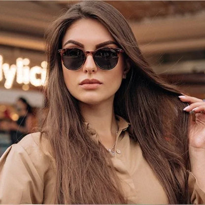 Vintage Round Sunglasses – Retro & Stylish