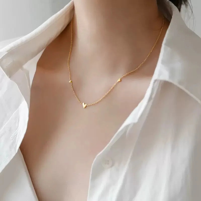 Minimalist Tiny Hearts Choker – Delicate Gold-Plated Necklace