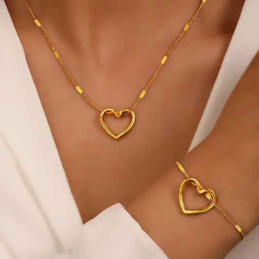 Twisted Heart Jewelry Set – Elegant Stainless Steel Collection